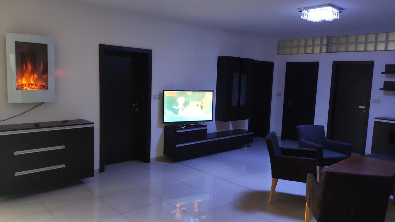Vila Lexus Velky Meder Exterior photo