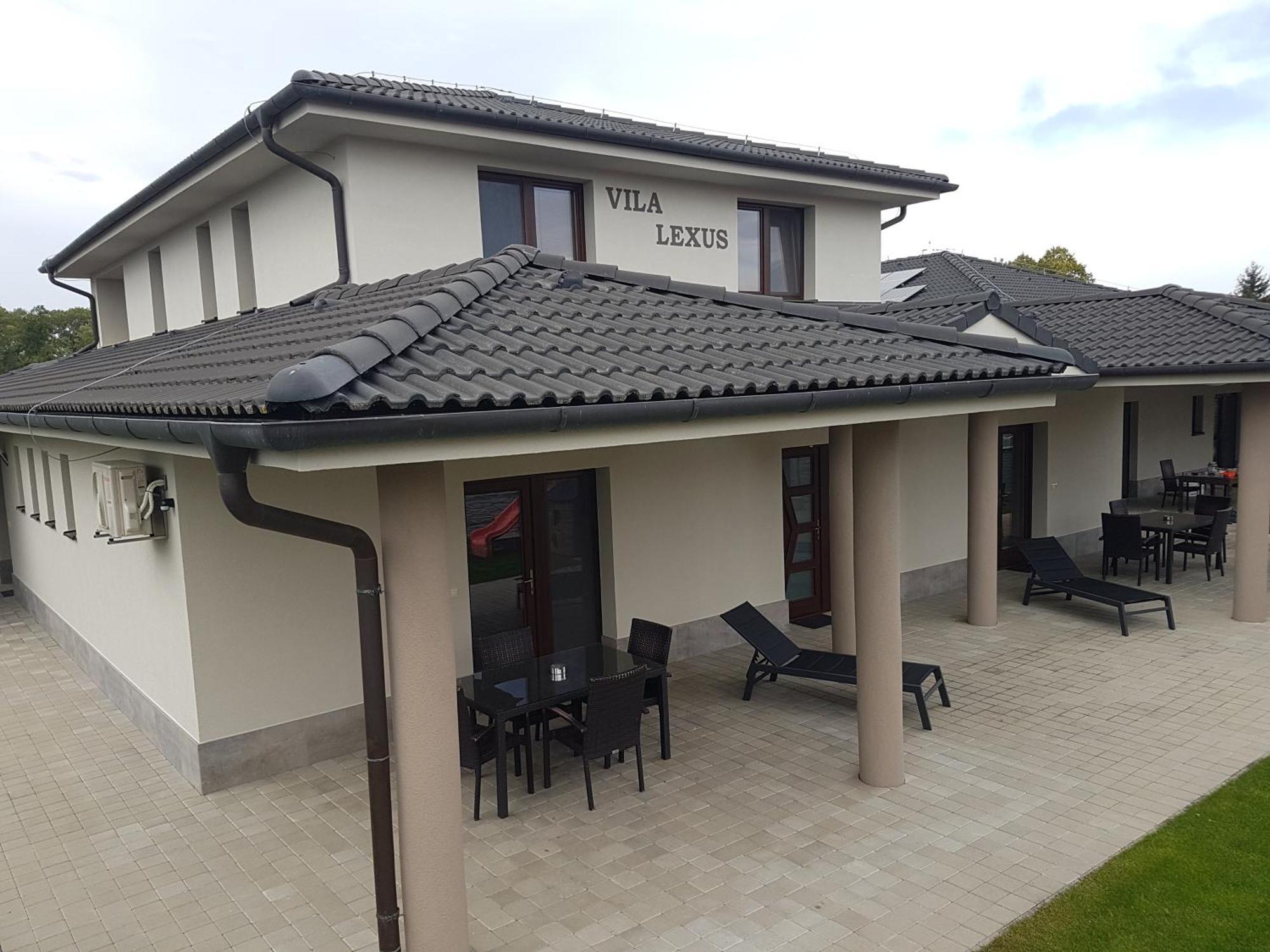 Vila Lexus Velky Meder Exterior photo